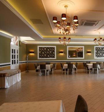 Hotel Pod Zlota Korona Ополе Экстерьер фото